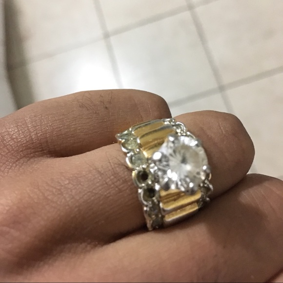 Diamond ring - Picture 2 of 2